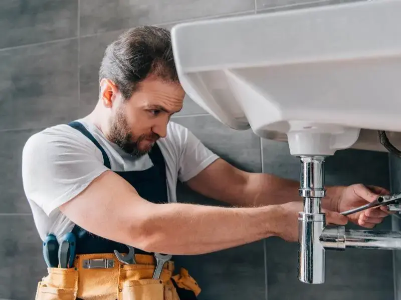 Baku su tesisatçı olarak eviniz, işyeriniz veya ofisinizdeki su tesisatı ile ilgili her türlü arıza , bakım ve onarımları hızlı servis ağımız ile 7/24 hemen çözmekteyiz. Firmamız Baku ve çevre illere 25+ yıllık tecrübe ile teknolojik aletleri de kullanarak 45 dakika içinde hizmet sunmaktadır.